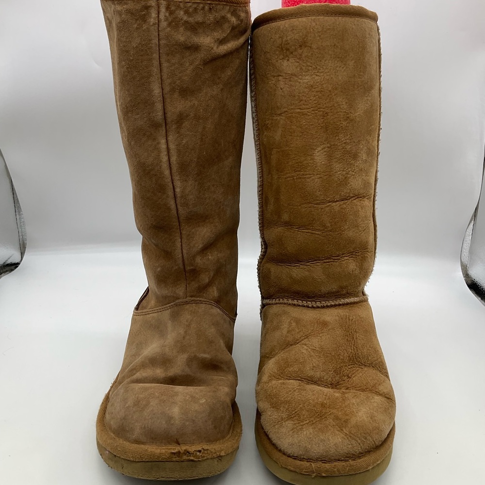 UGG MISMATCHED BOOTS